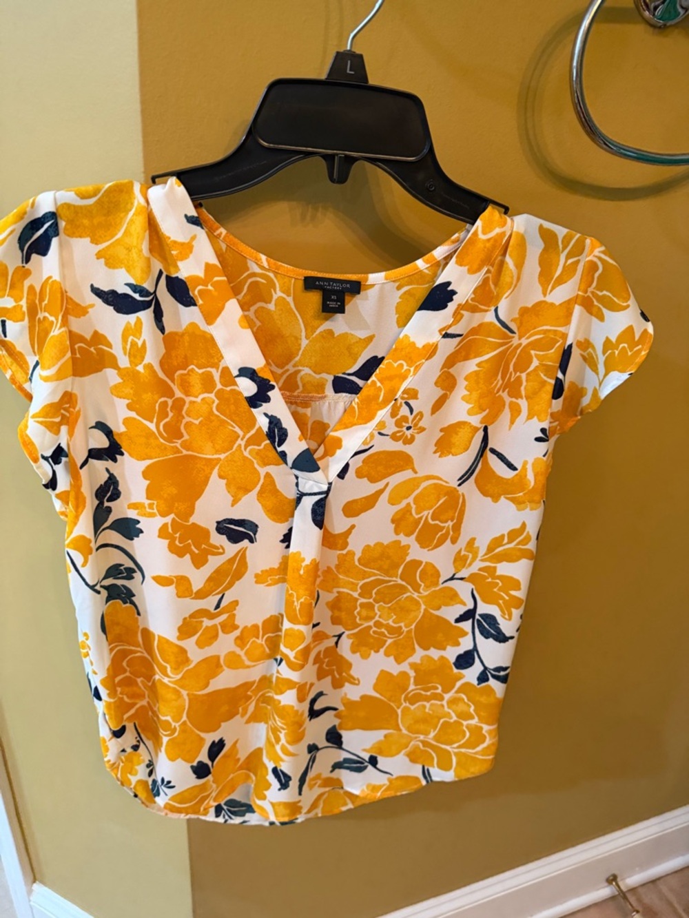 Ann Taylor White Top with Yellow Floral Print and Navy Accents